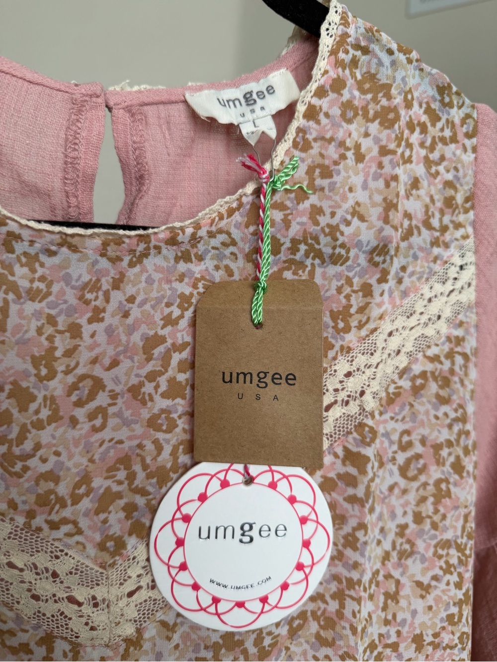 Umgee Rose Pink Floral Lace Yoke Flutter Sleeve Peplum Top - Picture 6 of 6